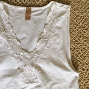 Banana Republic White lace trim tank never worn